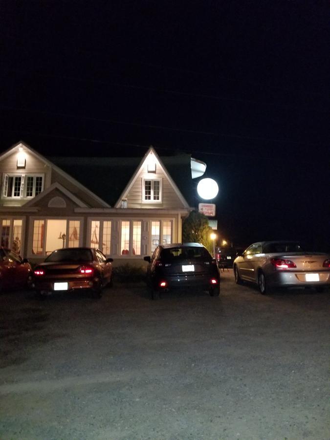 Hotel Au Vieux Bardeau Deschambault Esterno foto